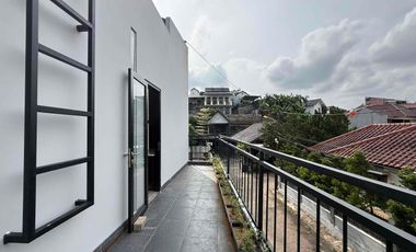 Rumah 2 lantai di Lebak Bulus Dengan Bonus Gratis Mobil Listrik dan Free Kitchen Set Jaksel