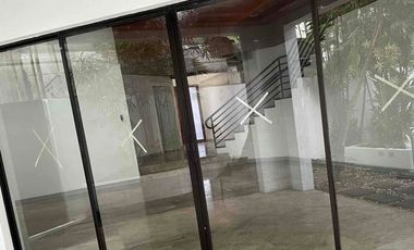 Newly Renovated 3BR with Den and Pool for Lease at Valle Verde I