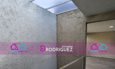 Casa seminueva con jardín a 1 km del Blvd. Minero | $980 mil