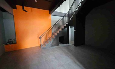 Dijual Rumah beserta Lapangan Futsal