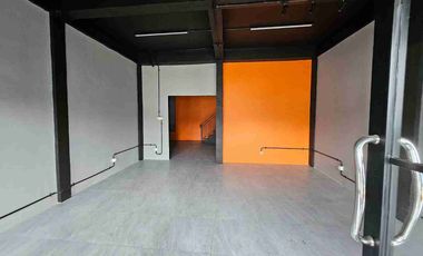 Dijual Rumah beserta Lapangan Futsal