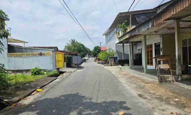 Dijual Rumah beserta Lapangan Futsal