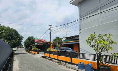 Dijual Rumah beserta Lapangan Futsal