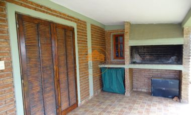 CASA 2 DORMITORIOS-TERR. ESQ. 600M2- PILETA- COCHERA- BARRIO DEL LAGO-POTRERO DE GARAY-CORDOBA-ESCRITURA
