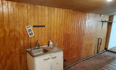 Casa de un piso en pasaje, en terreno de 113 Metros. A pasos de Avda. San Martin con Avda. Manuel Antonio Matta