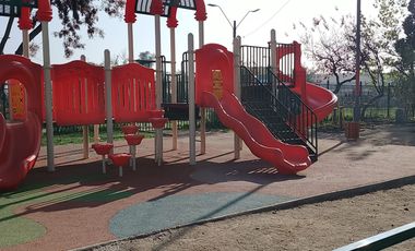 Casa de un piso en pasaje, en terreno de 113 Metros. A pasos de Avda. San Martin con Avda. Manuel Antonio Matta