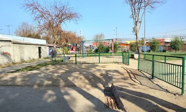 Casa de un piso en pasaje, en terreno de 113 Metros. A pasos de Avda. San Martin con Avda. Manuel Antonio Matta