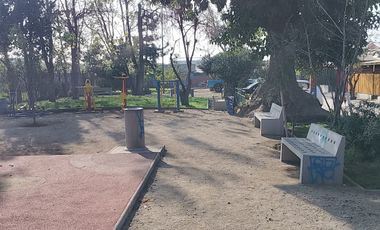 Casa de un piso en pasaje, en terreno de 113 Metros. A pasos de Avda. San Martin con Avda. Manuel Antonio Matta