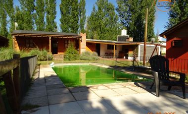 COMPLEJO CON CUATRO CABAÑAS AMOBLADAS, PILETA, QUINCHO, COCHERAS, GALPON EN POTRERO DE GARAY-CORDOBA