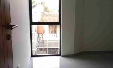 Rumah  Mewah on progress 50% 3 Lantai Desain Modern Di Setra Duta Bandung Utara