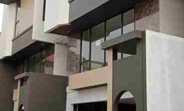 Rumah  Mewah on progress 50% 3 Lantai Desain Modern Di Setra Duta Bandung Utara