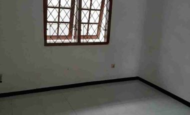 disewakan rumah siap huni di komplek Batununggal bandung minimal 2 tahun