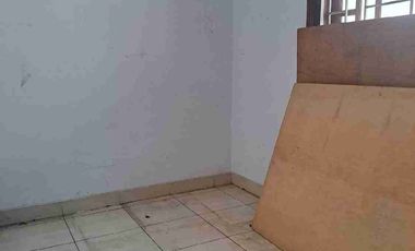 Disewakan Rumah 2 Lantai Rapih Lingkungan Nyaman, Strategis, Tangerang Kota