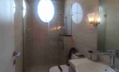 dijual rumah mewah 3lantai harga murah Full furnished di bukit podomoro duren sawit jakarta timur