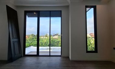 RUMAH MEWAH SIAP HUNI FURNISHED DI MAGUWOHARJO