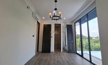 RUMAH MEWAH SIAP HUNI FURNISHED DI MAGUWOHARJO
