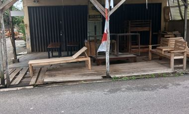 Jual/ Disewakan Tanah Luas dan Persegi,  Di jalan KKO usman, 400 meter dari Pelabuhan Pangkal balam/  terdapat  2 kios dan 1 Rumah