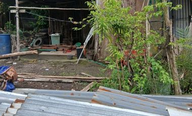 Jual/ Disewakan Tanah Luas dan Persegi,  Di jalan KKO usman, 400 meter dari Pelabuhan Pangkal balam/  terdapat  2 kios dan 1 Rumah