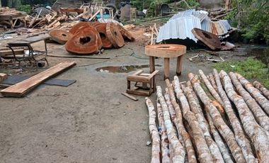 Jual/ Disewakan Tanah Luas dan Persegi,  Di jalan KKO usman, 400 meter dari Pelabuhan Pangkal balam/  terdapat  2 kios dan 1 Rumah
