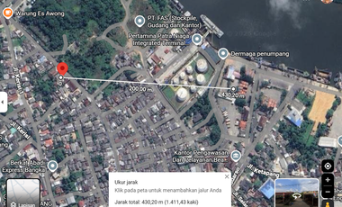 Jual/ Disewakan Tanah Luas dan Persegi,  Di jalan KKO usman, 400 meter dari Pelabuhan Pangkal balam/  terdapat  2 kios dan 1 Rumah