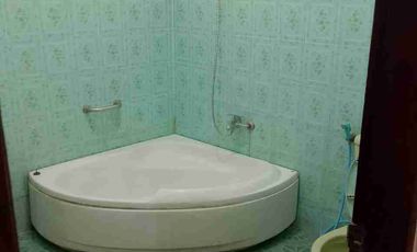 Di Sewakan Rumah demi furnished dlm perumahan dkt RS Condongcatur