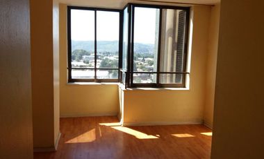 Plaza Hochstetter, amplio departamento.