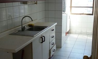 Plaza Hochstetter, amplio departamento.