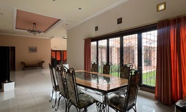 Villa Puncak Prigen 3kavling luas 2.500m2 bangunan 700m2 ada 6 kamar,gasebo,kolam ikan