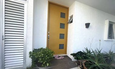 Casa de oportunidad, 3 niveles, 5 recamaras en la Joya