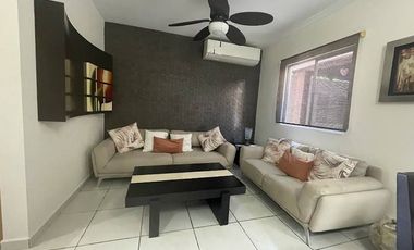 Casa de oportunidad, 3 niveles, 5 recamaras en la Joya