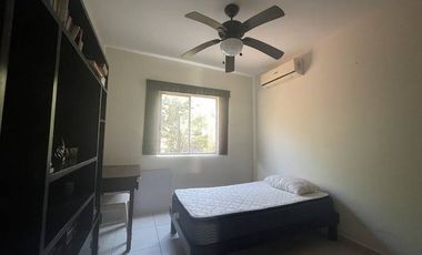 Casa de oportunidad, 3 niveles, 5 recamaras en la Joya