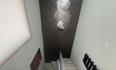 Casa de oportunidad, 3 niveles, 5 recamaras en la Joya