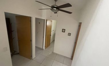 Casa de oportunidad, 3 niveles, 5 recamaras en la Joya