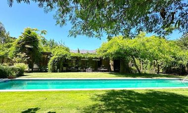 Casa Sólida de Diseño Moderno + Piscina | Condominio