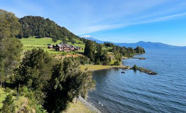 Espectacular casa frente al Lago Llanquihue, con acceso directo a playa de 200 metros
