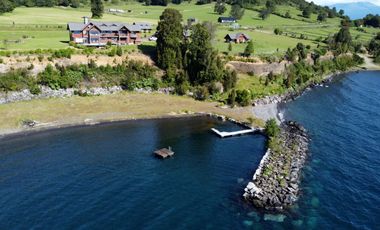 Espectacular casa frente al Lago Llanquihue, con acceso directo a playa de 200 metros