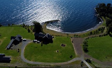 Espectacular casa frente al Lago Llanquihue, con acceso directo a playa de 200 metros