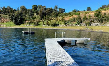 Espectacular casa frente al Lago Llanquihue, con acceso directo a playa de 200 metros