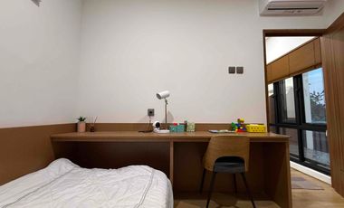 Rumah Mewah 2 Lantai Termurah di Limo Kota Depok, Full Furnished Lokasi Strategis.