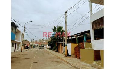 Vendo Casa De 03 Pisos En Balneario Playa De Puerto Chico Barranca