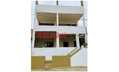 Vendo Casa De 03 Pisos En Balneario Playa De Puerto Chico Barranca