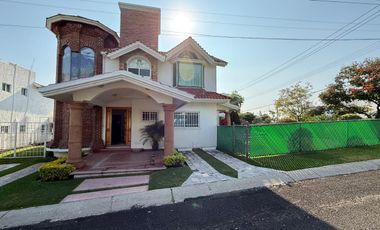 CASA EN VENTA EN FRACCIONAMIENTO LOMAS DE COCOYOC MORELOS