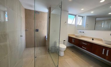 VENDO CASA PINARES DE CHIA