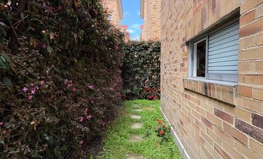 VENDO CASA PINARES DE CHIA