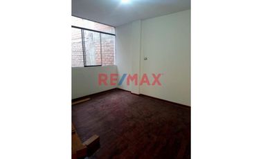 Vendo Local Comercial - Casa 03 Pisos Mas Aires En Santiago De Surco