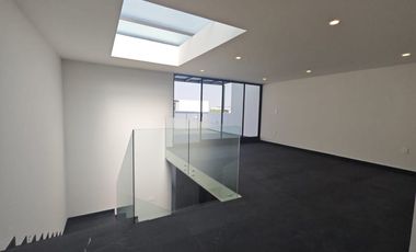 Casa en venta, acabados premium LOMAS ANGELOPOLIS
