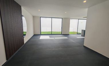 Casa en venta, acabados premium LOMAS ANGELOPOLIS