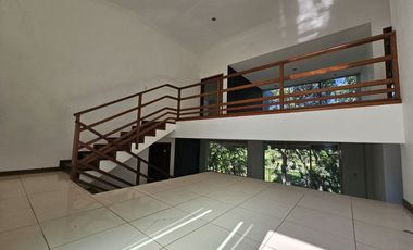 LAS CAÑADAS COTO LA NORIA CASA EN VENTA PARA REMODELAR A CAMPO DE GOLF