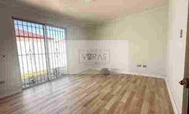 Se vende hermosa casa Areyuna. Colina el Pino