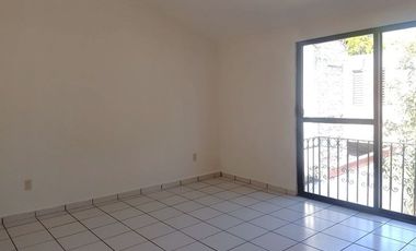 Casa en condominio c/excelentes espacios y distribución, a min. de Prepa 1